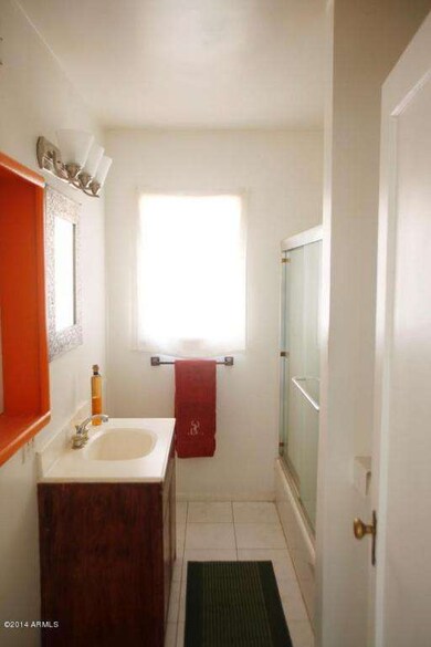 jamie bathroom