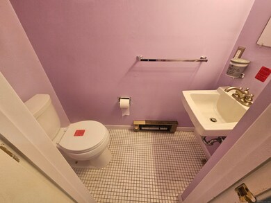 135 Village Square Dr unit 1, New Britain, CT 06053 - photo 6