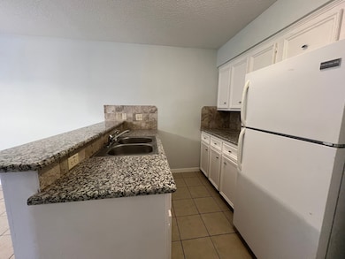 11500 Meadow Ln unit 4, Stafford, TX 77477 - photo 5