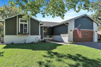 1813 N Shefford Cir, Wichita, KS 67212 - photo 3