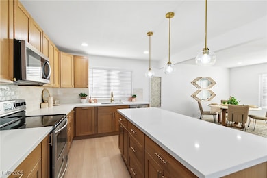 4300 Cinderella Ln, Las Vegas, NV 89102 - photo 5