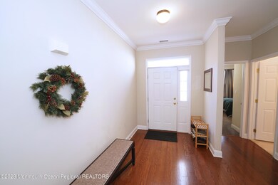 7-Foyer-13-Colonial-Way