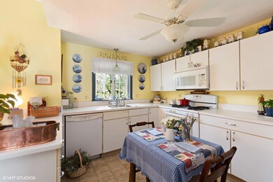 05_3CBrowningCt_44_177_Kitchen_MLSuse_15