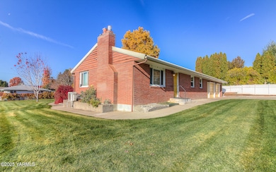 214 Bel Air Dr, Yakima, WA 98908 - photo 2
