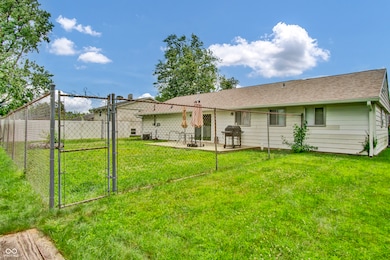 2149 Westline Dr, Columbus, IN 47203 - photo 4