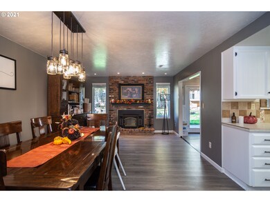 1339 3rd Ct, Sutherlin, OR 97479 - photo 6