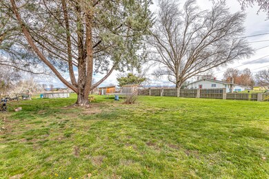 2225 Fowler Ln, Central Point, OR 97502 - photo 4