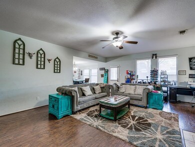 310 Comanche Walk, Joshua, TX 76058 - photo 7