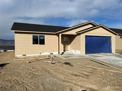330 N Newark Ave, East Wenatchee, WA 98802 - photo 2