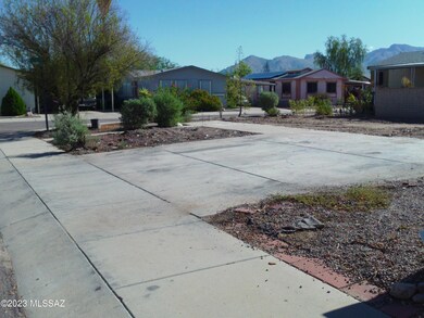 1734 W Seabrooke Dr!