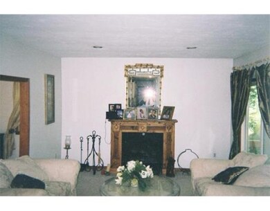 140 Palisades Cir unit 140, Stoughton, MA 02072 - photo 2