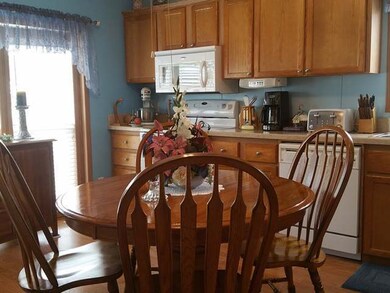 508 W Prairie Ln, Mandan, ND 58554 - photo 2