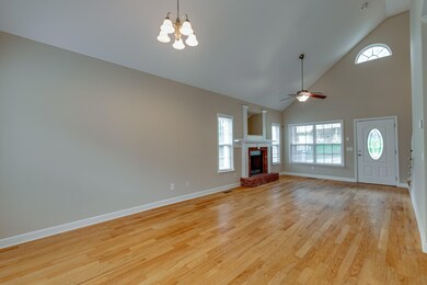332 Oliver St-6