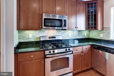 4119 S Four Mile Run Dr unit 201, Arlington, VA 22204 - photo 4