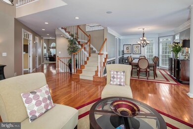 25778 Mayville Ct, Chantilly, VA 20152 - photo 5
