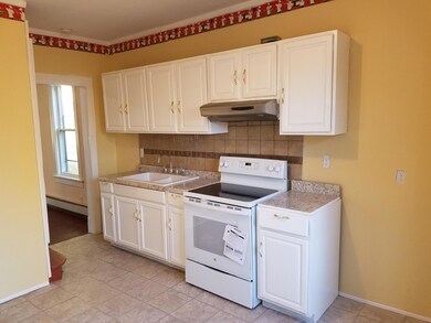 Roberto kitchen