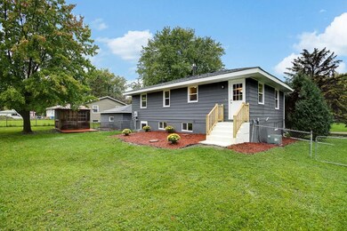11367-98th-Ave-N-051