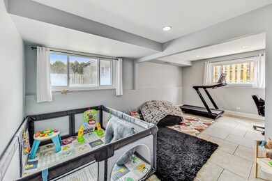 481 E Park Ave, Elmhurst, IL 60126 - photo 4