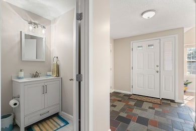 11 Hawthorne Village unit B, Franklin, MA 02038 - photo 3