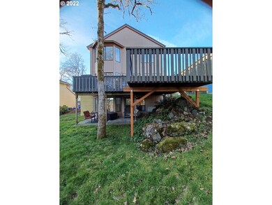 7630 Ridgewood Dr, Gladstone, OR 97027 - photo 2