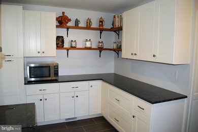 4919 Rockingham Ln, Bowie, MD 20715 - photo 6