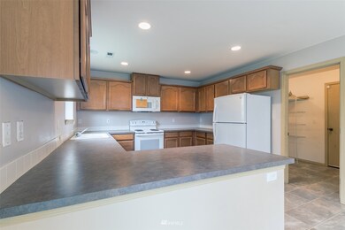 923 Riddell Ave NE, Orting, WA 98360 - photo 6