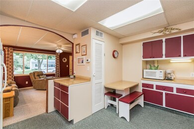 2517 Linwood St SW, Cedar Rapids, IA 52404 - photo 4