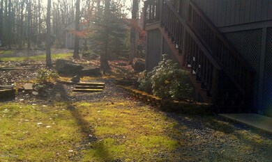 USR452 Wren Ct, Hawley, PA 18428 - photo 4