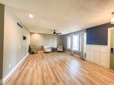 429 Jay St, Topeka, IN 46571 - photo 2