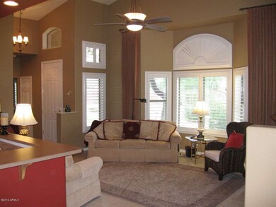 SPACIOUS LIVING W/BAY WINDOW