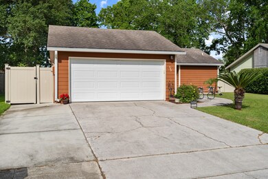 842 Aries Rd W, Jacksonville, FL 32216 - photo 3