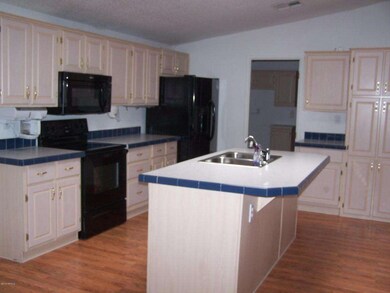 Kitchen / Island sink
