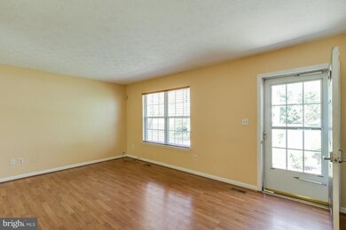18105 Tompkins Ct, Dumfries, VA 22026 - photo 2
