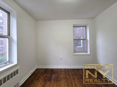 64-41 Saunders St unit 210, Rego Park, NY 11374 - photo 6