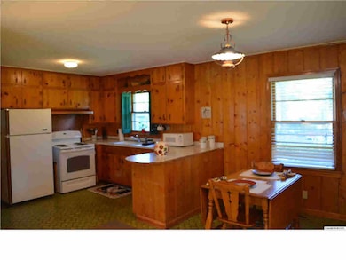 OPEN KITCHEN w/ BREAKFAST