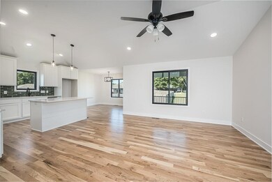 106 Hickory St, Perry, KS 66073 - photo 5