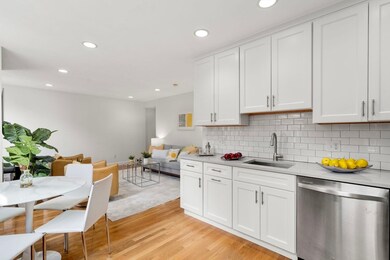 13 Thacher St unit 2, Boston, MA 02113 - photo 2