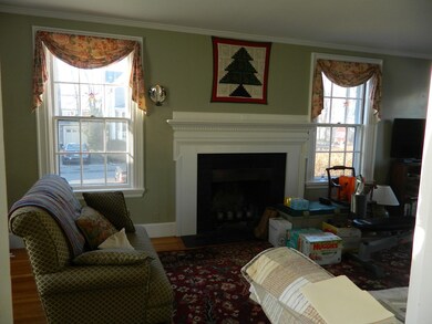 17 Smith St unit 1, Marblehead, MA 01945 - photo 4