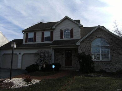 4556 Hoffman Dr, Whitehall, PA 18052 - photo 3