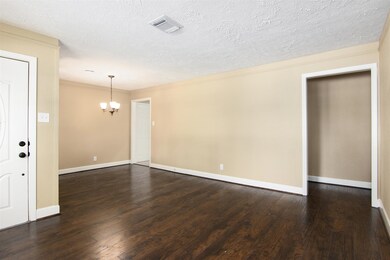 519 Glenburnie Dr, Houston, TX 77022 - photo 4