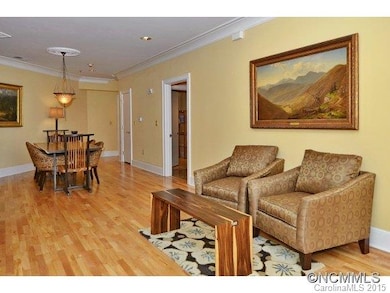 Sitting area, dining room