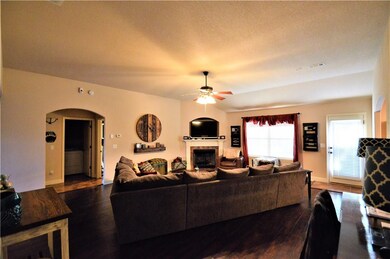 31 Chatburn Dr, Bella Vista, AR 72715 - photo 2