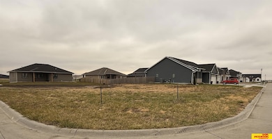 2710 S Lauren Ln, Fremont, NE 68025 - photo 2