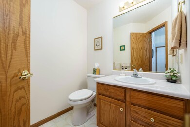 Hunters_Place_2911_Kalamazoo_49048-5