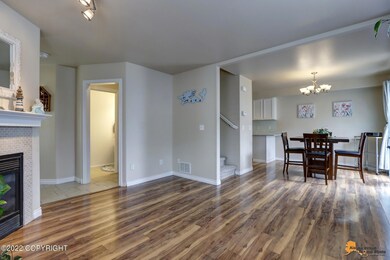 Living Room/Dining