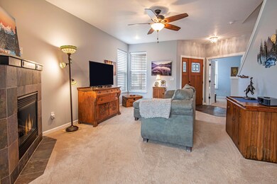 3950 SW Tommy Armour Ln, Redmond, OR 97756 - photo 2