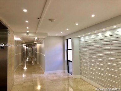 Plaza of the Americas unit 803, Sunny Isles Beach, FL 33160 - photo 3
