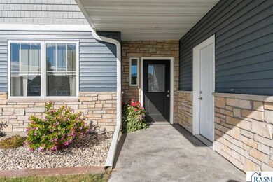 128 Dancing Waters Cir, Mankato, MN 56001 - photo 2