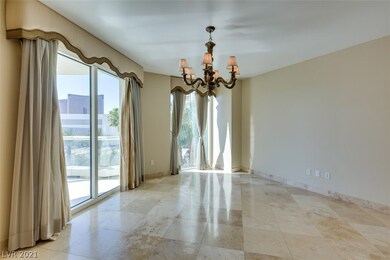 Dining area adjacent to kitchen and living room