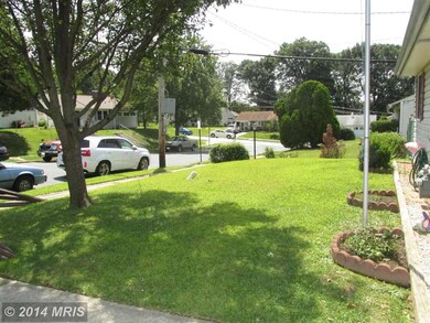 2430 Alma Rd, Halethorpe, MD 21227 - photo 2